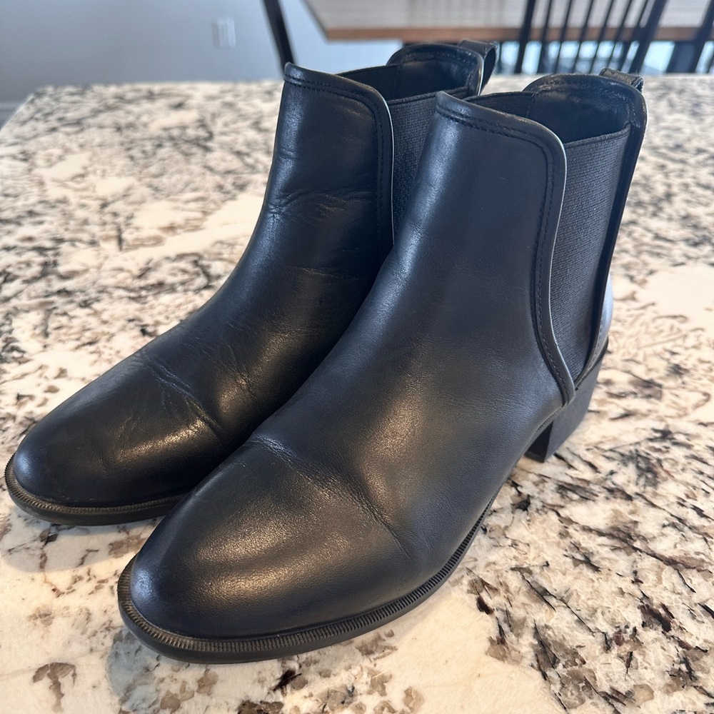 Steve Madden Black Leather Ankle Boots 9.5M